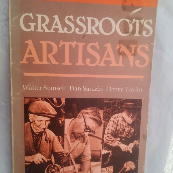 VINTAGE ARTISANS BOOK of CANADA - Picture 1 of 4